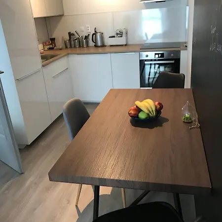 Modern Apartmens Private Parking - Air Conditioning Apartmán